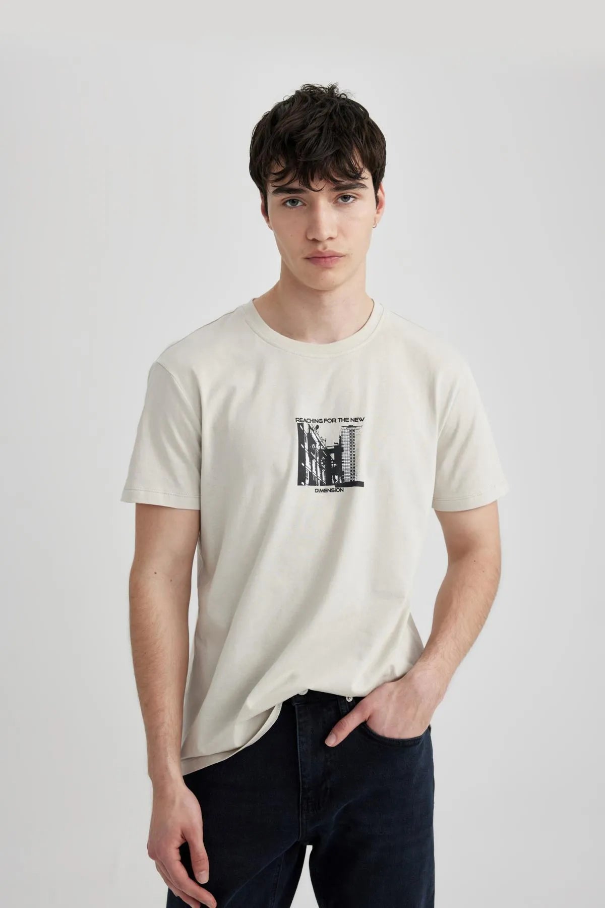 - Postoperative pet anti-licking Elizabethan collarDefacto Men's Slim Fit Crew Neck Printed Short Sleeve T-Shirt
